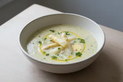 Spargelcremesuppe (Cream of Asparagus Soup)