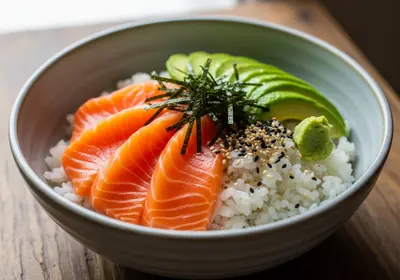 Lachs-Sushi-Reis-Bowl
