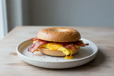 Speck-Ei-Käse-Bagel
